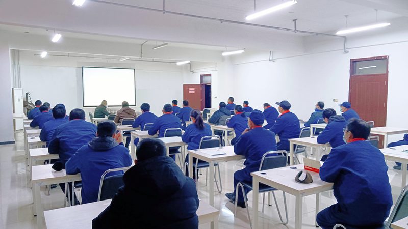 职业培训机构的费用通常由以下几个部分构成：