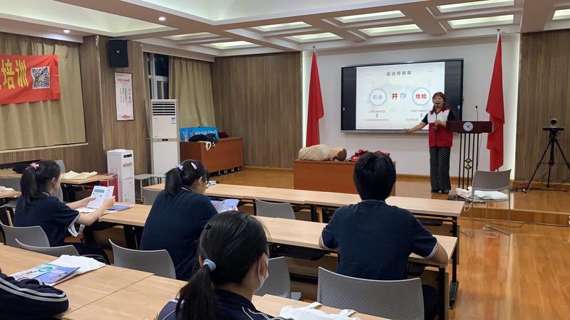 公务员考试培训加盟条件解析：如何把握行业脉搏**